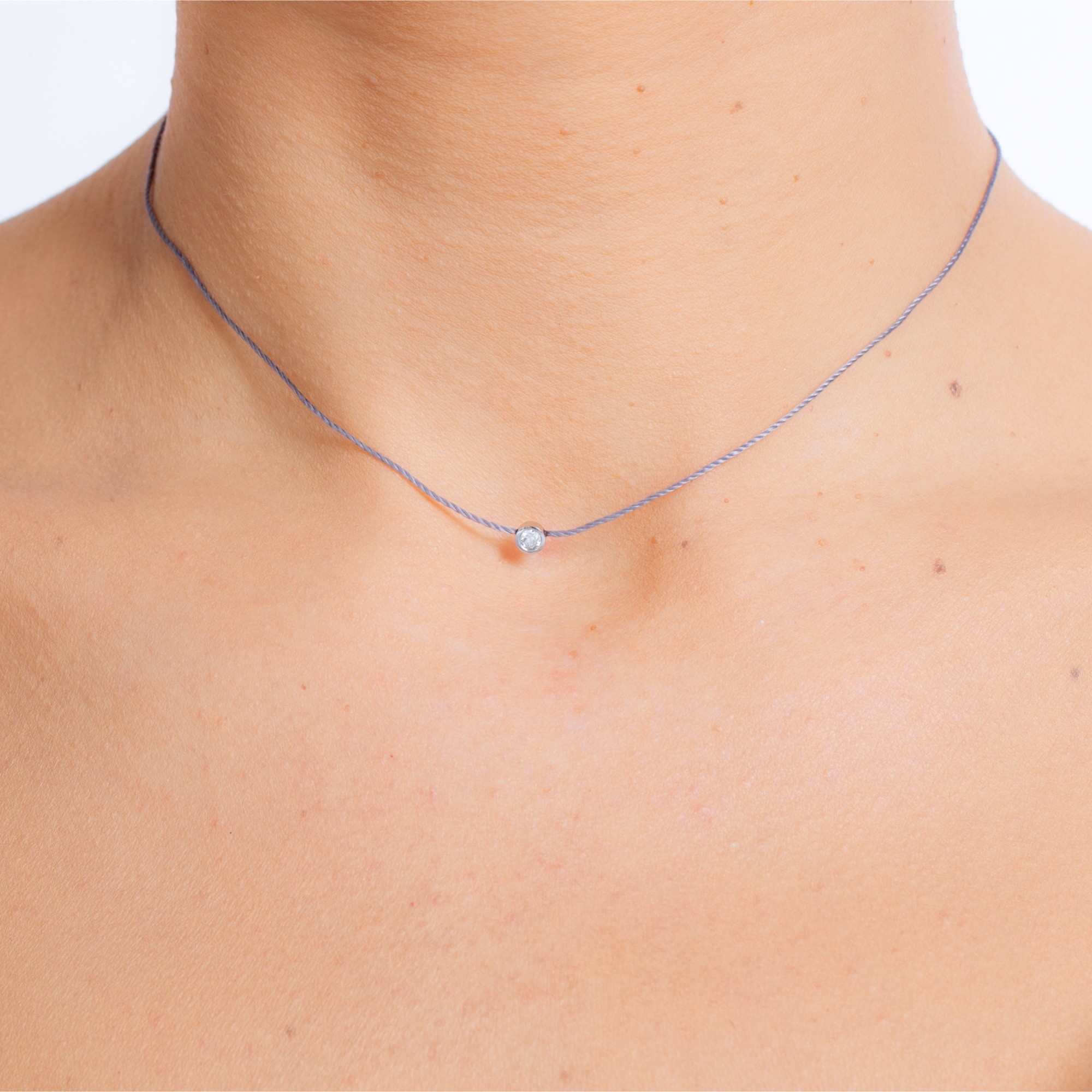 Collier fil de coule porte-bonheur ou autres couleurs et