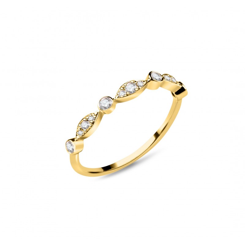 Wedding band ring in white pink or yellow gold and diamonds