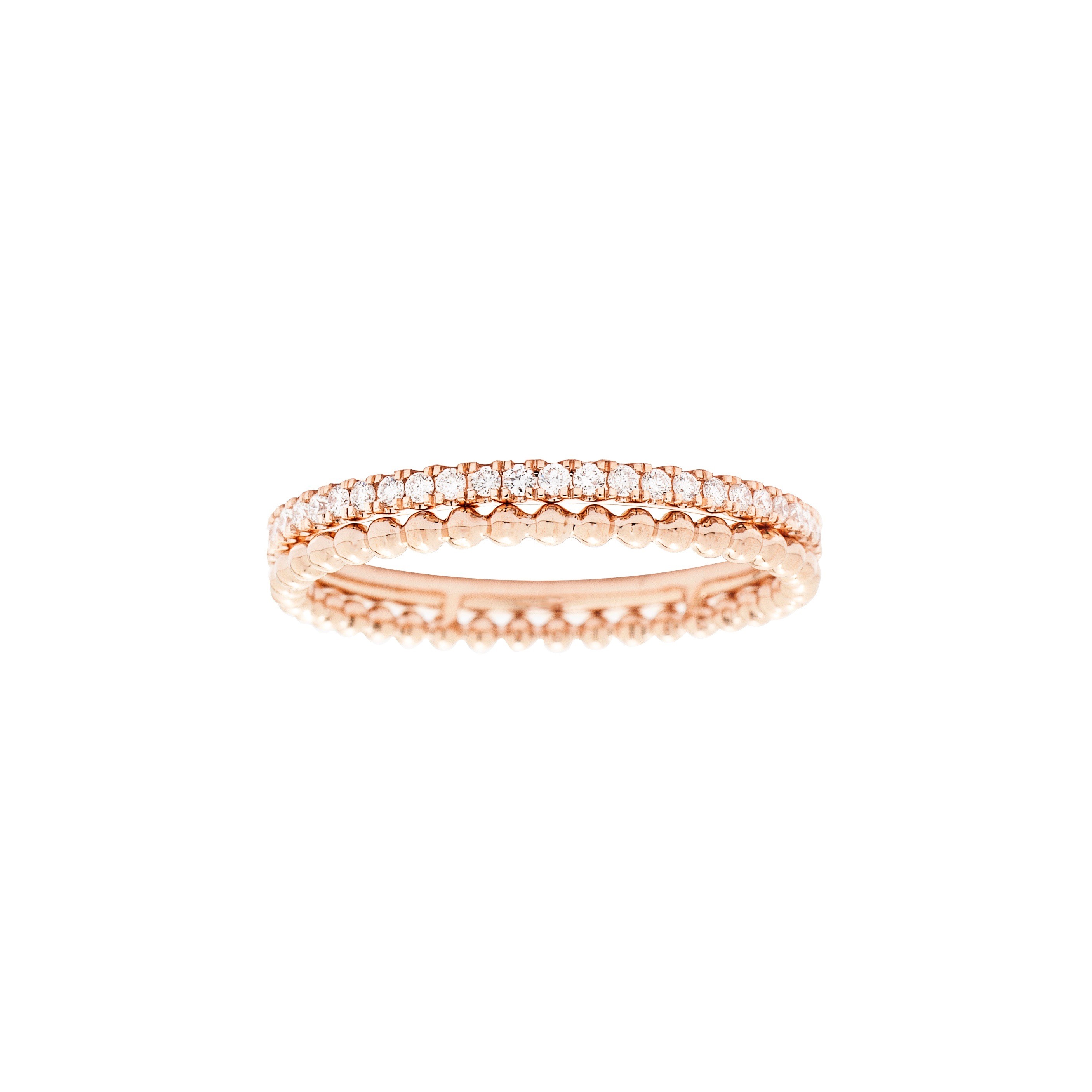 bague en or rose et diamants à superposer ou à accumuler est prisé par les stars et célébrités. Ce bijou de joaillerie fine fabriqué en France est un cadeau idéal pour l'anniversaire d'une femme.
