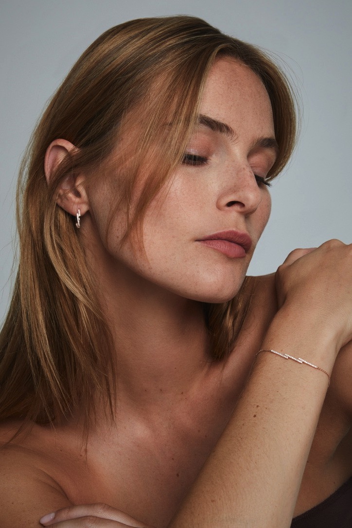 Bijoux pour femme en or et diamant de luxe, élégants et raffinés. Marque de Joaillerie fine de luxe moderne et tendance. Cadeau de noël, d'anniversaire et de mariage idéal