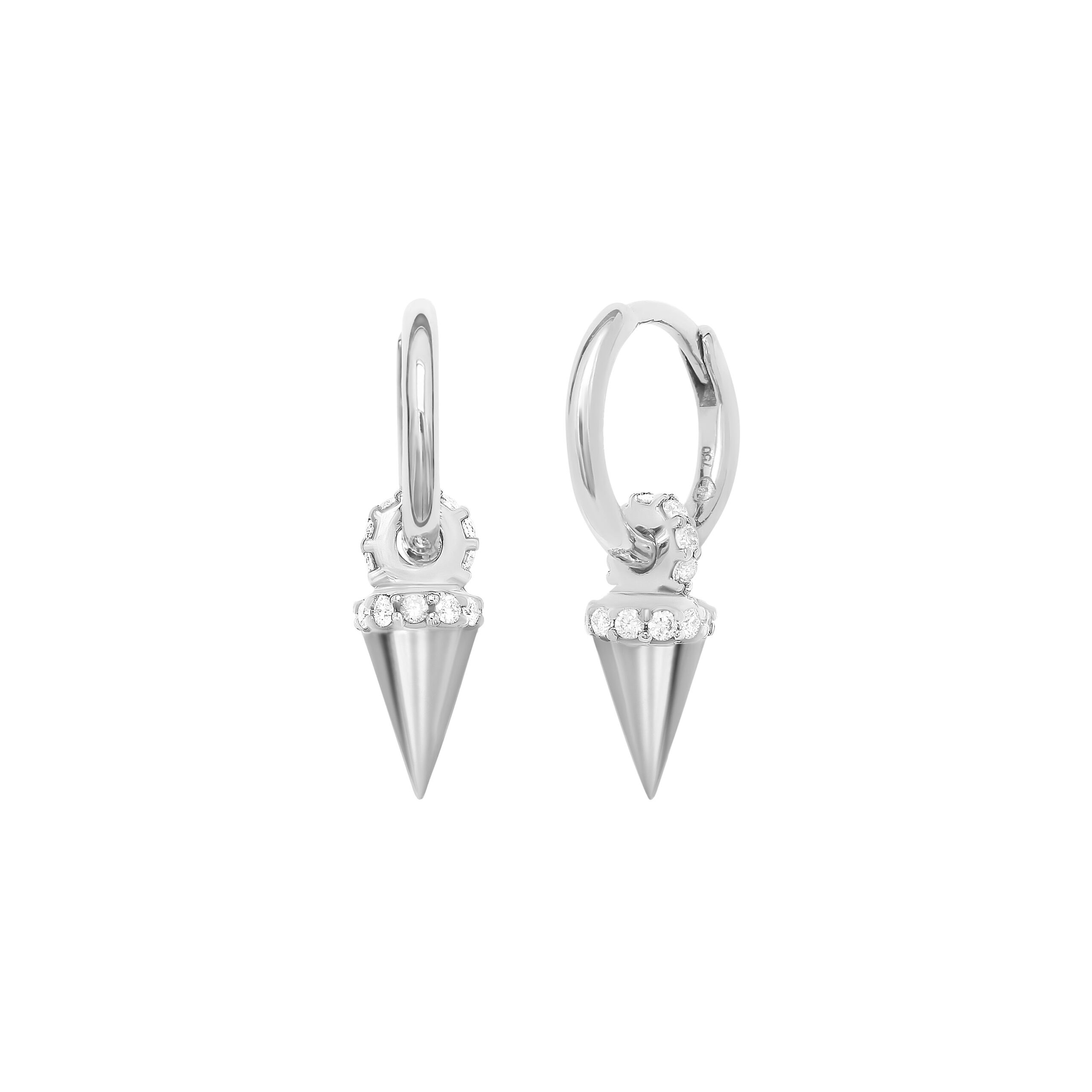Boucles d'oreilles créoles pendantes pendules en or blanc et diamants. Bijoux rock de luxe. Marque de Joaillerie fine moderne. Idéal en cadeau de noël, d'anniversaire et de mariage.